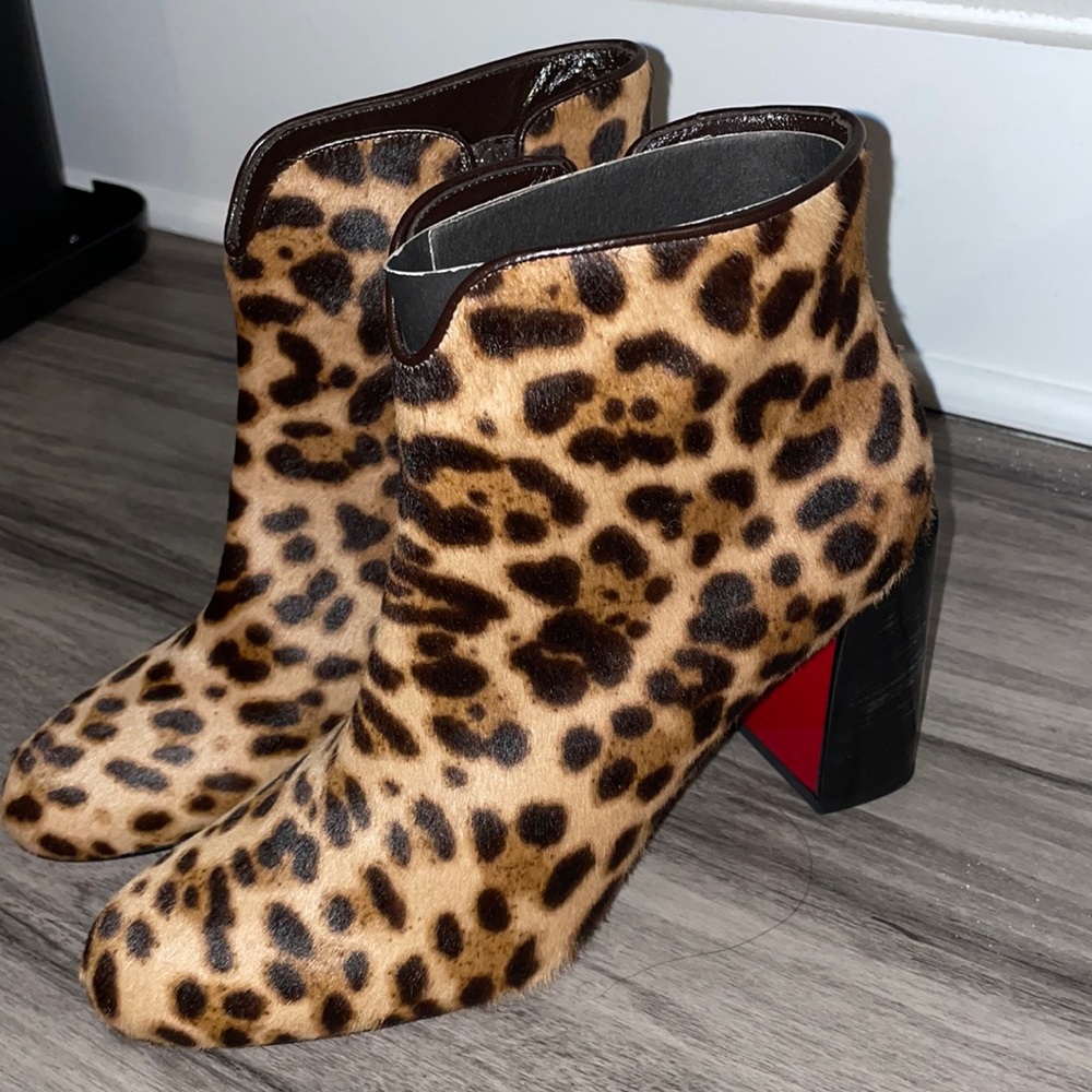 Christian louboutin catarsika 85 pony leopard ankle boot 37